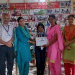 खेल प्रतियोगिताओं में प्रथम आने पर बालिका का हुआ स्वागत